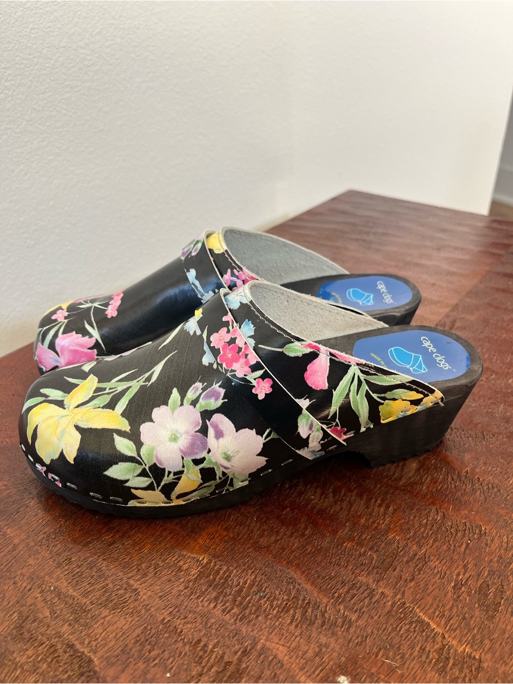 Cape Clogs black leather floral design cottagecore boho made in Sweden Sz 39